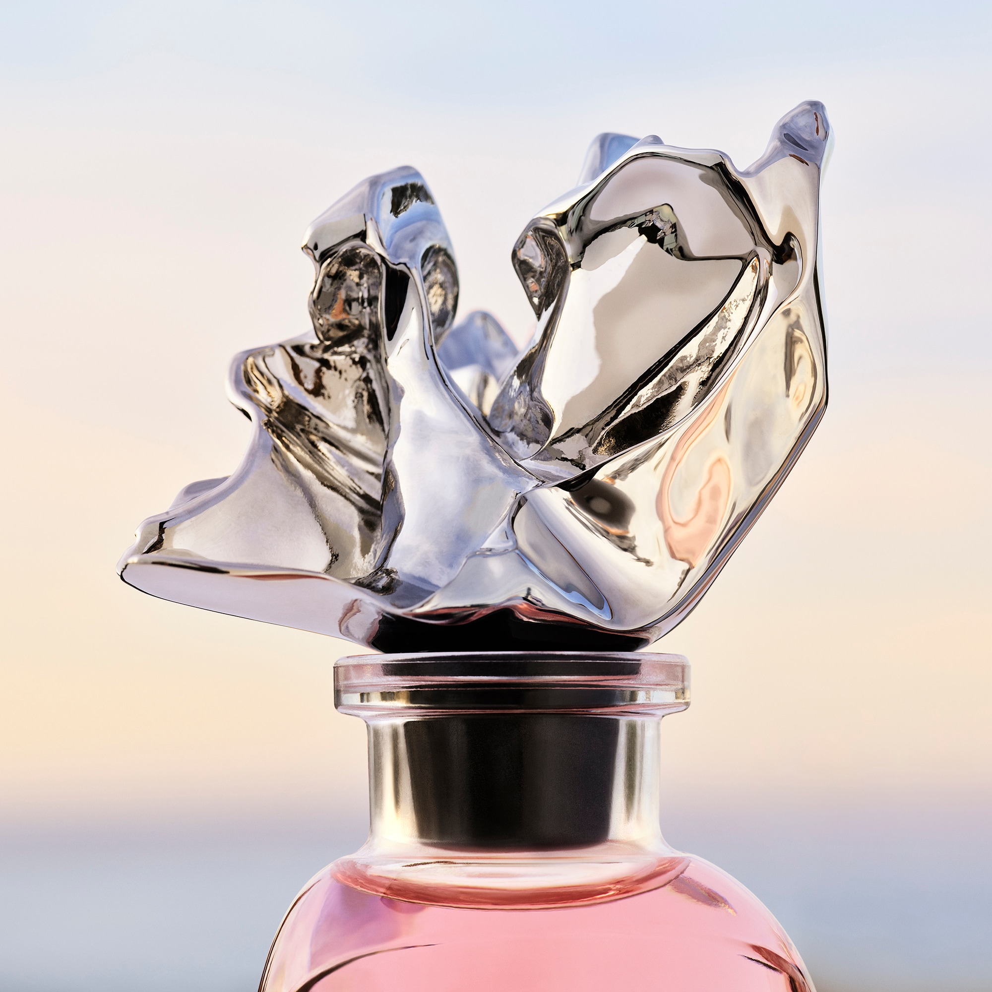 Dancing Blossom - Perfumes and Beauty - Collections | LOUIS VUITTON ®